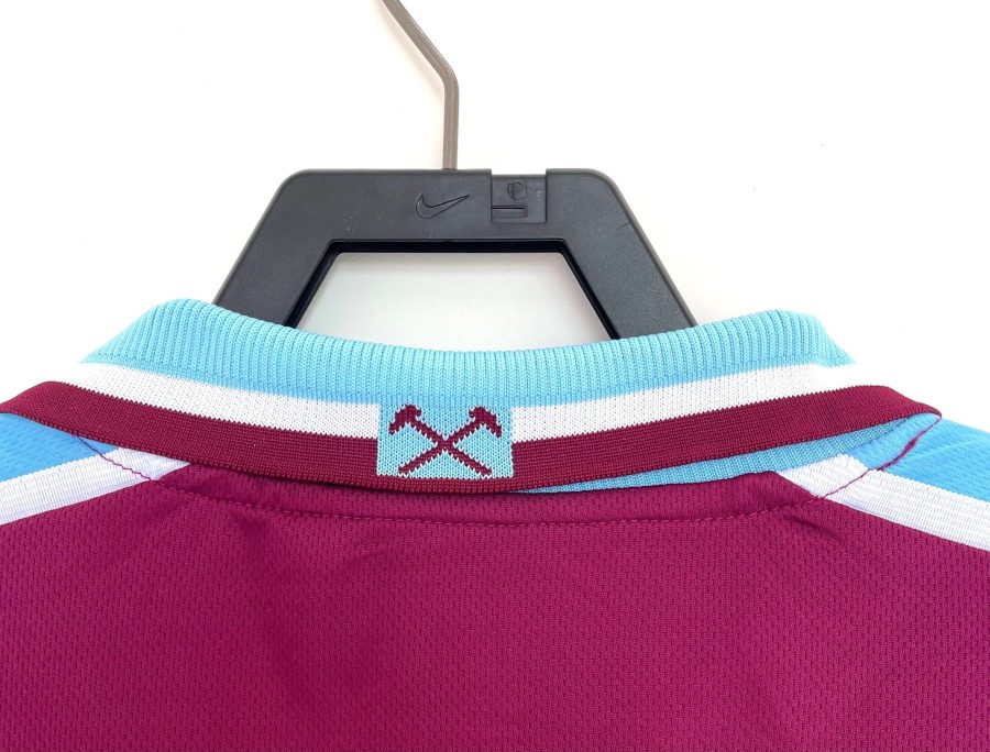 tenue oficial West Ham principal início anos 2000
