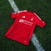 T-shirt oficial Nottingham Forest FC equipamento principal 2024 2025