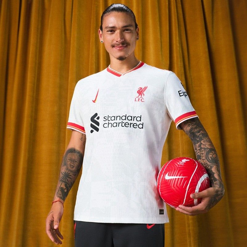 tunique-de-football-liverpool-modele-third-avec-ecusson-du-club túnica de futebol Liverpool modelo third com emblema do clube