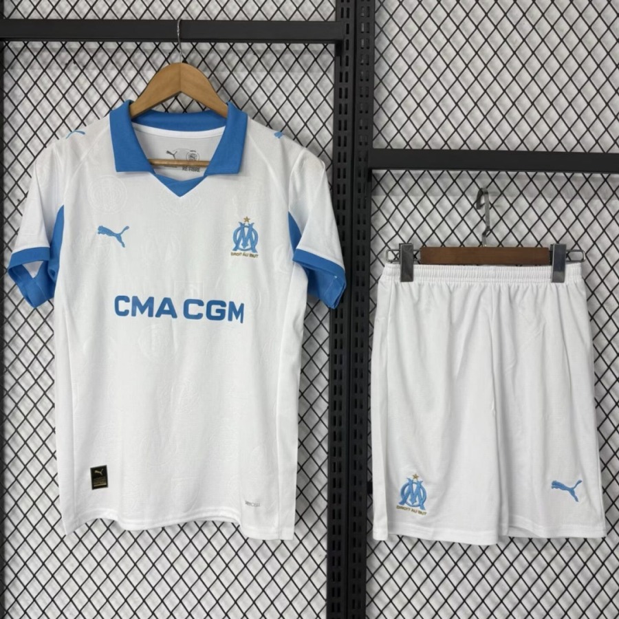 147964325eaf897f19e375906ba89fa4_3c9e1887-2554-429a-abd1-27d2f45bc852.jpg Camisola Marselha Principal 2025/26 Adulto