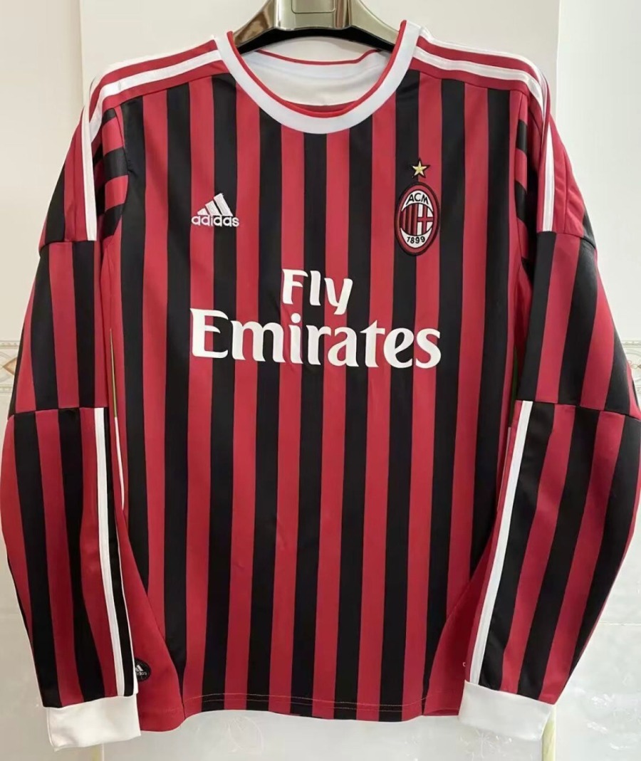 1578FB68-0CA0-4A97-80F0-B51E2F921357.jpg Camisola AC Milan Principal Mangas Compridas 2011/12