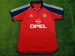17E2B2F9-C643-49D4-A705-28A2605EFBD9.jpg Camisola FC Bayern Munich 1999/00 Vintage