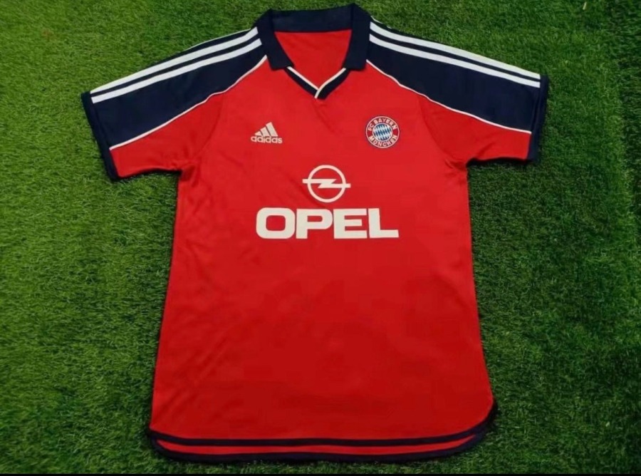 17E2B2F9-C643-49D4-A705-28A2605EFBD9.jpg Camisola FC Bayern Munich 1999/00 Vintage