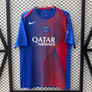 1d15bb280a5325ff2fe8cee9cb2361a4.jpg Camisola PSG 25/26 Especial Azul e Vermelha