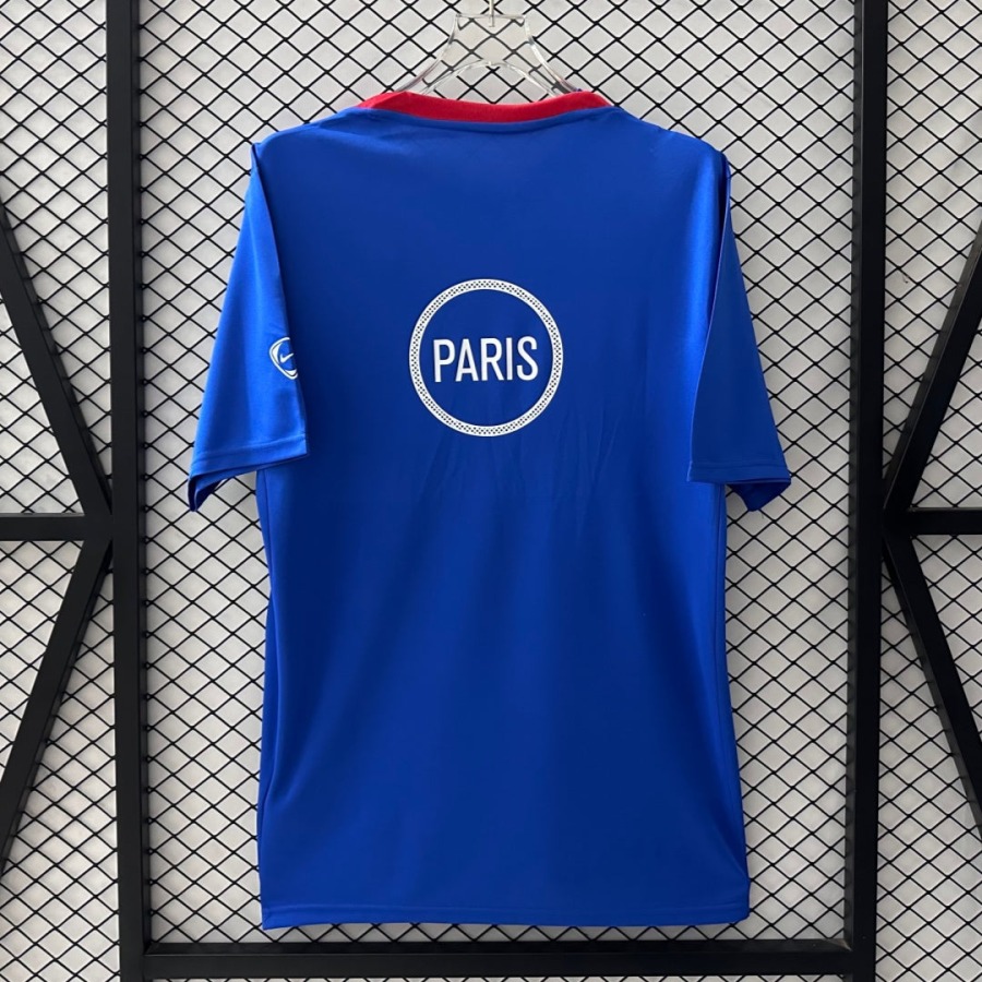 268f83843a676be630d089a09dddc044.jpg Camisola PSG 25/26 Especial Azul e Vermelha