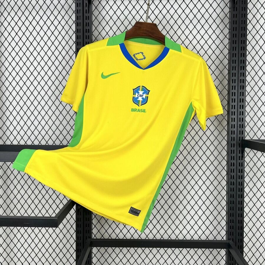 2c5efccf17bd23d7c77a0c689538acde.jpg Camisola Brasil Principal 2025-2026 Futebol