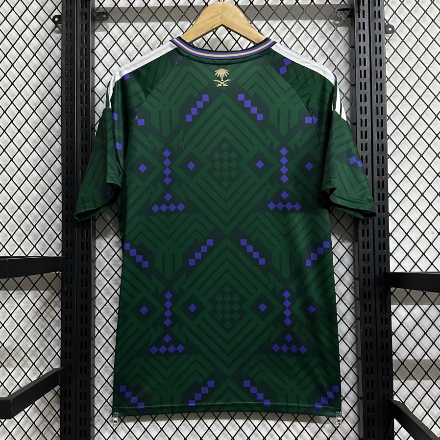 2f8860718f0eaec2303fbe2d6a7b0359.jpg Camisola Arábia Saudita Principal 2025/26