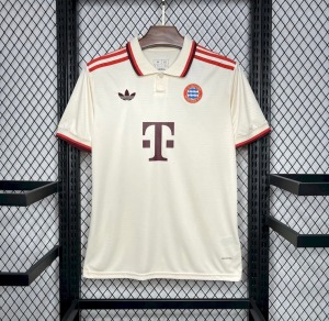 381E2E1E-7D96-470B-AEAA-AA84BFB9B905.jpg Camisola FC Bayern Munich Terceira 2024/25