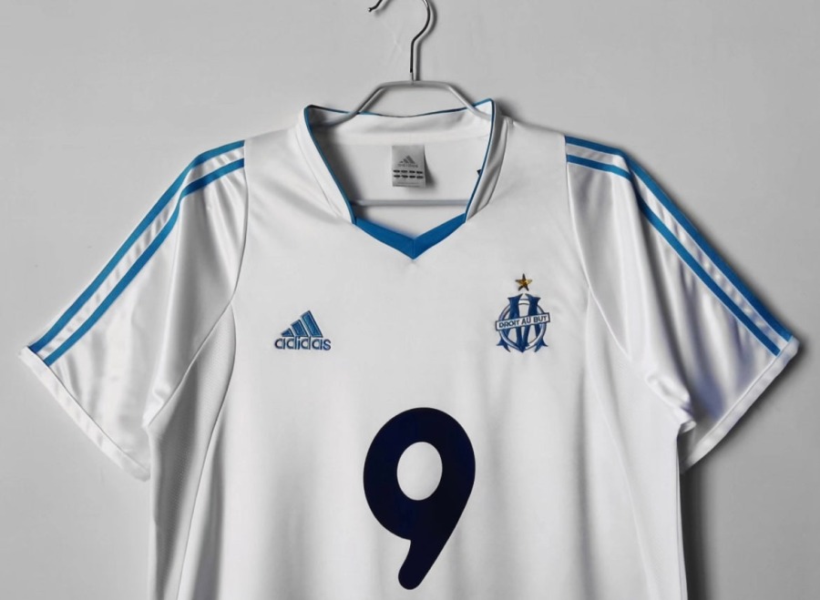 3841B032-FD95-4BFA-AE0E-52DBC53D6802.jpg Camisola OM Principal 2002/03