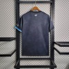 3A604CE6A53E6EC8387D4BCECE05964D.2178_540x_7e119590-9415-4d8e-b322-fb30aeace23b.jpg Camisola Argentina 2023-24 La Pulga Preto Edição Especial