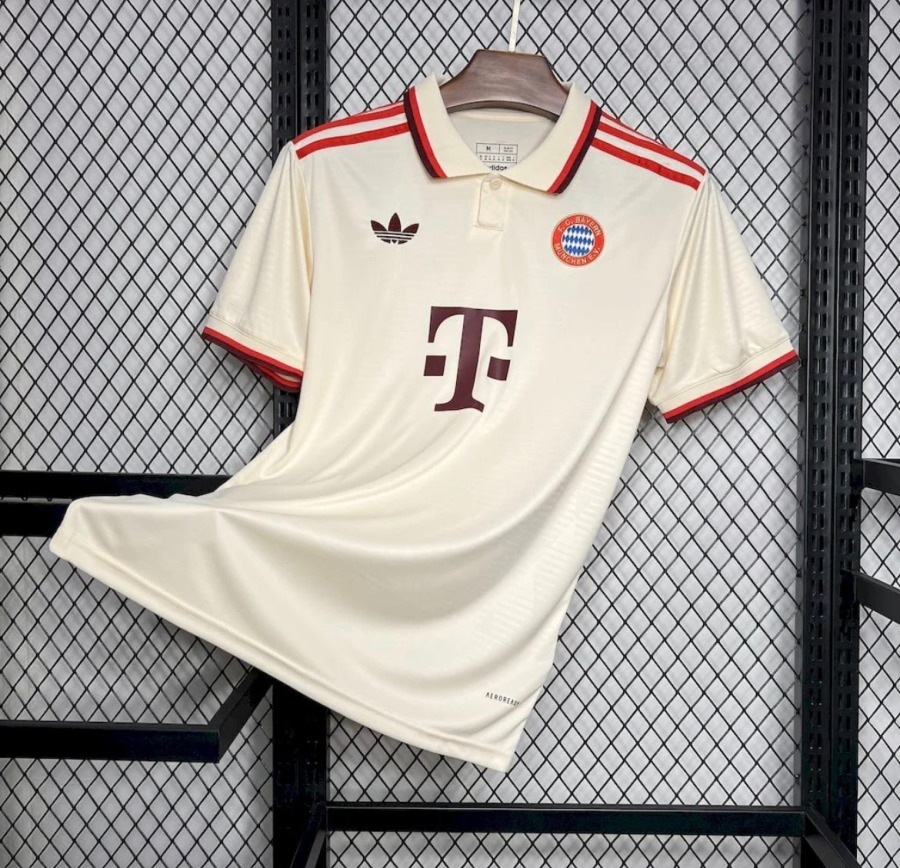 3C72A54A-CA1A-4BB7-B73F-F9906332579B.jpg Camisola FC Bayern Munich Terceira 2024/25