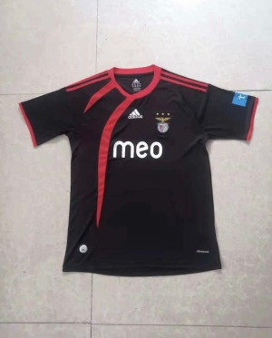 3EB9365D-D095-459D-B156-9F43C22F294D.jpg Camisola SL Benfica Alternativa 2009/10