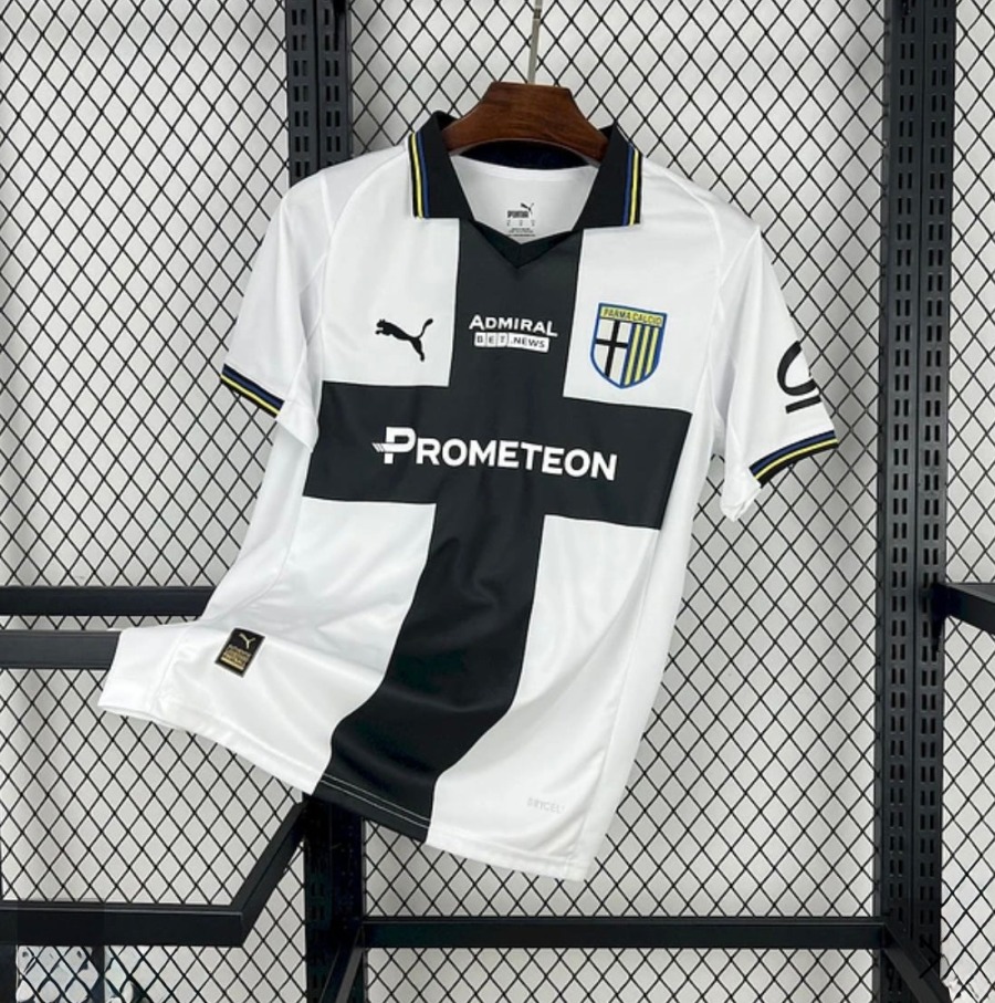 5ABA736E-8F15-4774-82F8-18E8304E60F4.jpg Camisola Parma Principal 2025/26