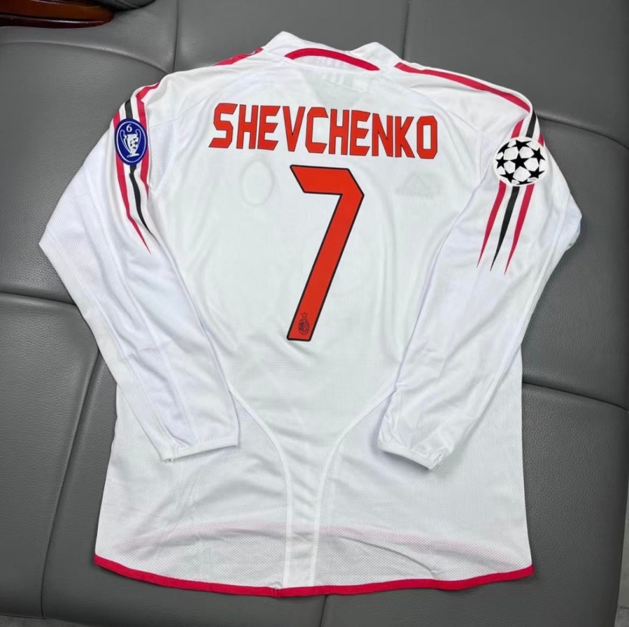 698AFCB7-8890-4EAB-A6B1-F6435524088B.jpg Camisola AC Milan 2004/05 Alternativa Mangas Compridas