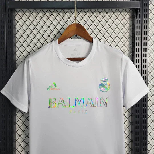 708F97AA6C76287054E0A4A4BD6267BE_540x_eb11bb1f-2ff1-4c18-870d-a7ab2aca1b6f.jpg Camisola Real Madrid Branca 2023-2024