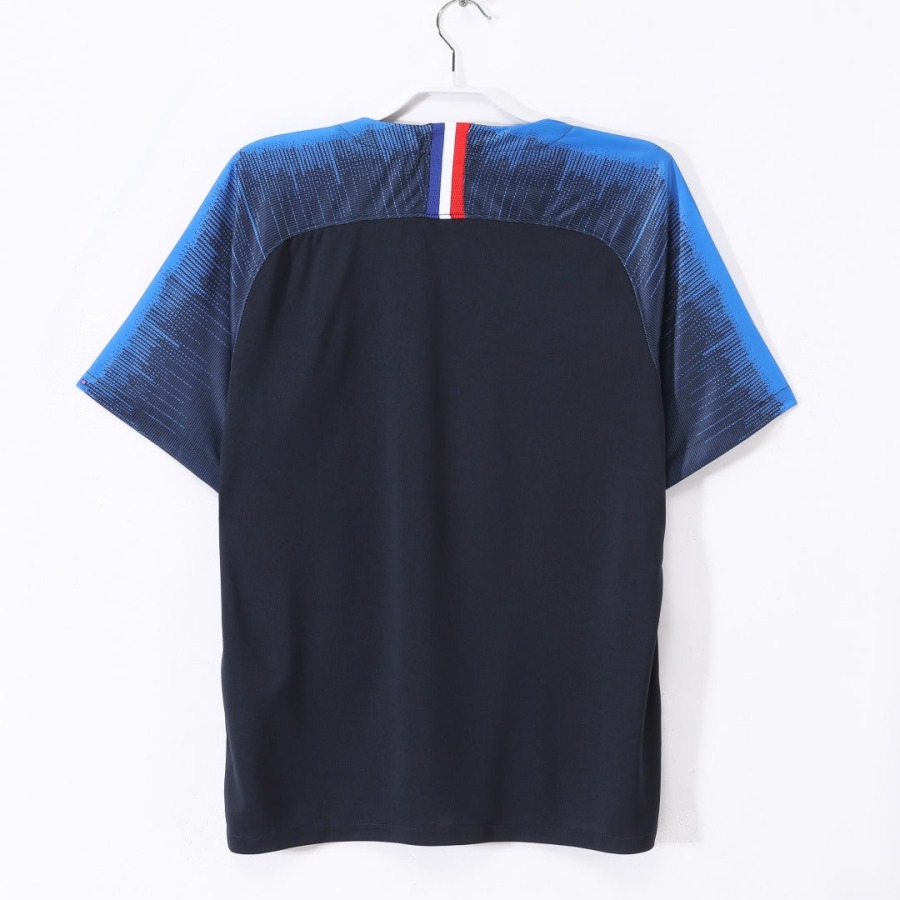 731b4907eaf866ebbcf139d8063b3a3c.jpg Camisola França Principal Retro 2018