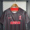 7ea5188a_540x_d3956ebe-dd2e-4bde-8d81-63a16b27def2.jpg Camisola Liverpool 2023 Premium Streetwear