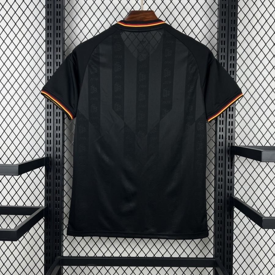 7fff92350a9d169867105e936842bef4.jpg Camisola Alemanha Training 2026 Cinza