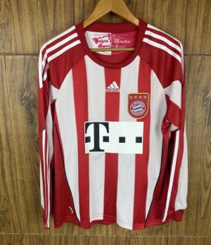 8F5F553E-CF91-42F6-8CEF-93F497939018.jpg Camisola FC Bayern Munique Principal 2010/11 Mangas Compridas