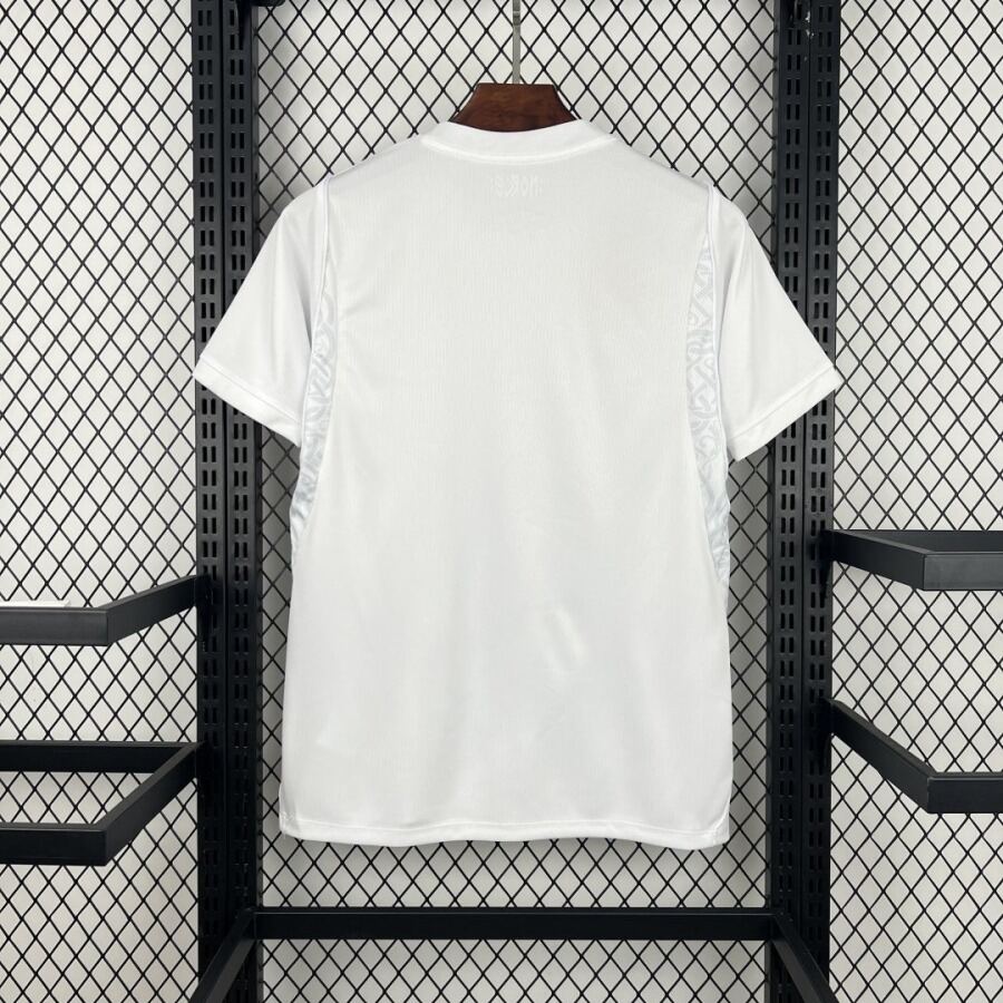 8ead0e0ed53ea8966f19f5049d7571f6.jpg Camisola Noruega 2026 Branca