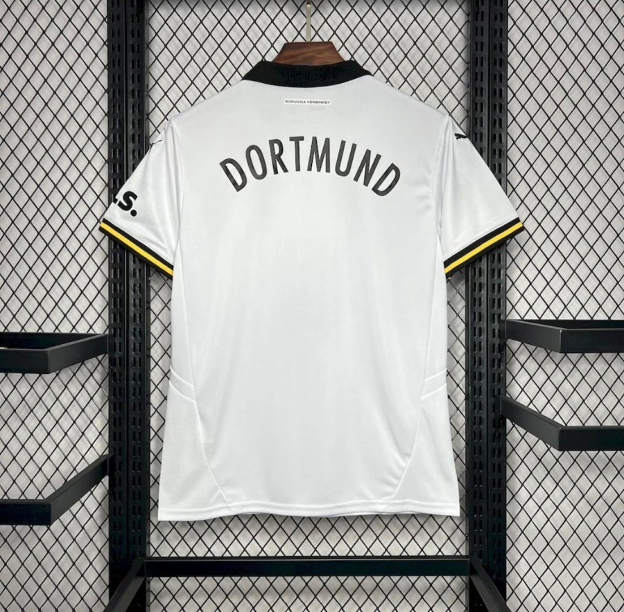 9449CBE3-122F-49EB-BA46-2A6628A459A4.jpg Camisola BVB Dortmund Terceira 2024/25