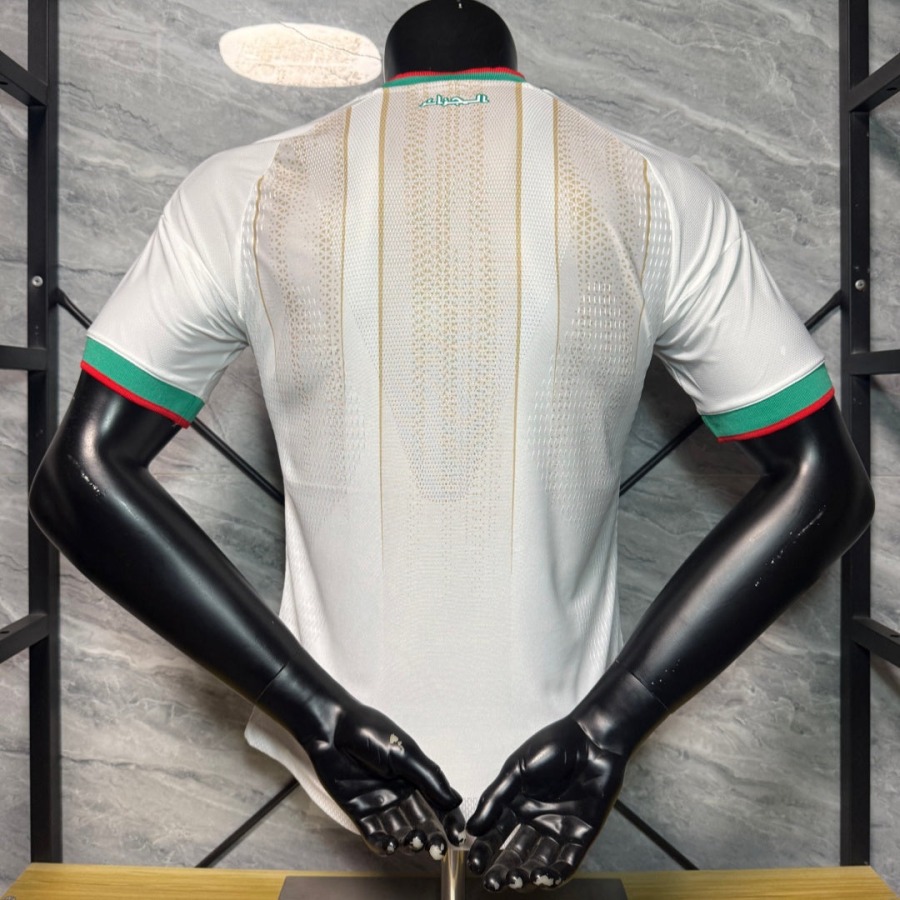 9588e5f27b082d1def0e4ed3757026c7.jpg Camisola Argélia Principal 2025/26