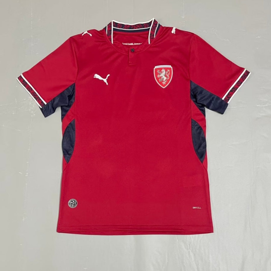 9dffb30acf618a6fca8cc6cd92d2695f.jpg Camisola República Checa Principal 2025/26