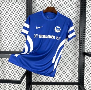 BD51E7B3-3E19-47A7-B897-3A7DB0CADB22.jpg Camisola Hertha Berlin Principal 2025/26