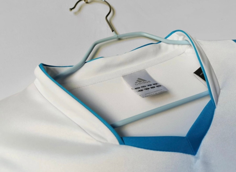 D6B9CE3E-2134-4C1B-A13E-9921D792B305.jpg Camisola OM Principal 2002/03