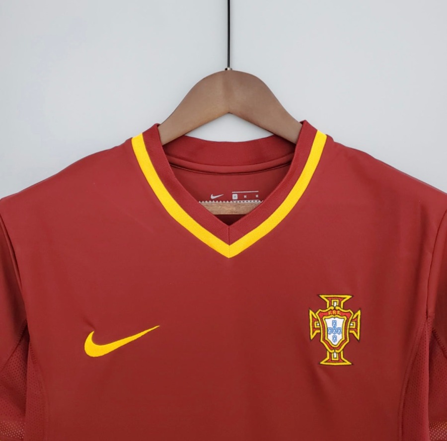DD92FE50-A8B6-45DB-B054-152EAE9384C5.jpg Camisola Portugal Principal 2000