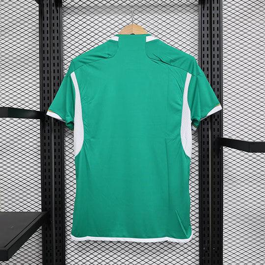 DE321CBE-7F1F-4D1B-AF72-B39D012F8EAD_540x_3c826b5e-fa35-453e-8367-a26945d4ca50.jpg Camisola Argélia Principal 2022-2023