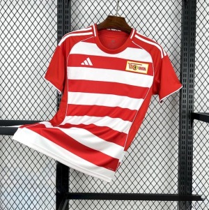 E3D570A3-F933-40E2-A245-7D29F36EBE88.jpg Camisola FC Union Berlim Principal 2025/26
