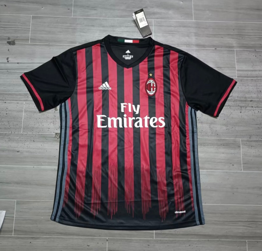 F939F740-0786-4CDA-9AD0-7EF0D365BB26.jpg Camisola AC Milan Principal 2016/17