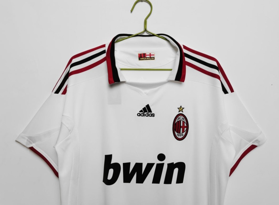 FF079644-04E3-4062-84F0-523584E2FF73.jpg Camisola AC Milan Alternativa 2009/10