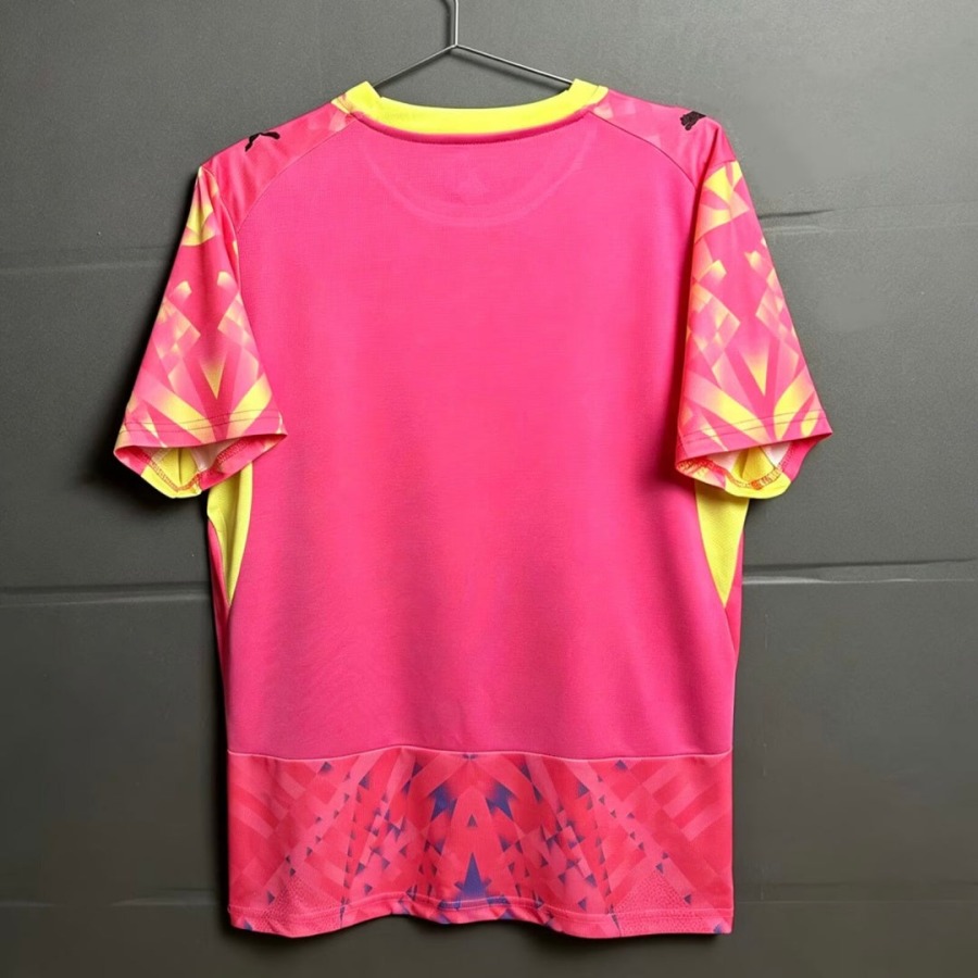 ad2bfc3d494e3dadeb87f0a16cfddd5c.jpg Camisola Portugal Guarda-Redes 2026 Rosa