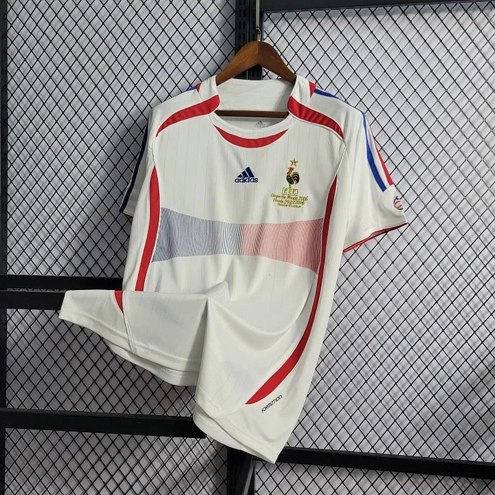 b4c750fa626d5e9407e366392f564320.jpg Camisola França Retro 2006 - Vintage Equipa de França