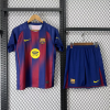 d02e956075acf354c6fdedb11c2e84b9_d986969e-7b5b-43d2-ac70-2a6661c31acb.png Camisola Barcelona Principal 2025/26 Adulto