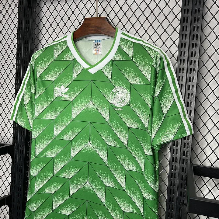 d7679d74e0f92bc3e328567bd1d9a2d9.jpg Camisola Alemanha Retro 1990