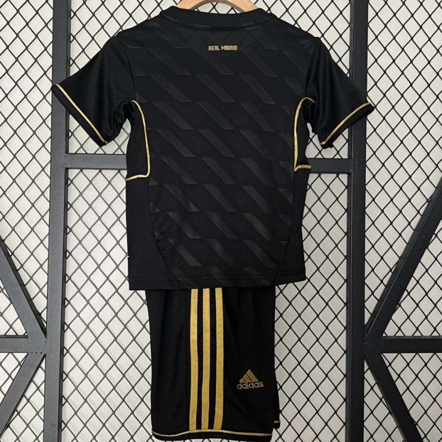 de2fbaed4400bff4e6b9aabe4b253de8.jpg Camisola Real Madrid Alternativa 2011-2012 Criança Retro
