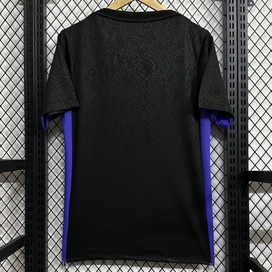 e81a2e6af2d30868ef0310b30431820b.jpg Camisola Barcelona 2025/26 Special Edition Black