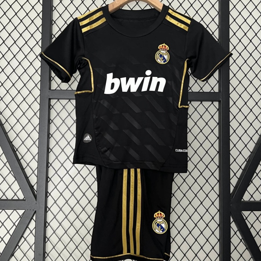 fb5ceb3b5255c7b3fdc75e232bc28b93.jpg Camisola Real Madrid Alternativa 2011-2012 Criança Retro