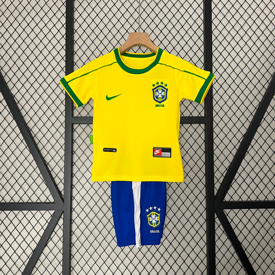 image_55_8e0a268b-5c18-46a1-81b0-c0162f242865.png Camisola Brasil Retro Criança 24/25