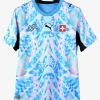 maillot-exterieur-suisse-2026 studio v12 Camisola Alternativa Suíça 2026