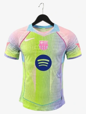 maillot-fc-barcelone-edition-speciale-2025-2026-2 studio v12 Camisola FC Barcelona Edição Especial 2025-2026
