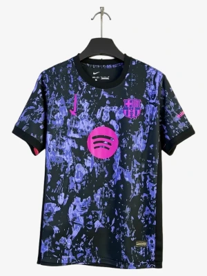 maillot-fc-barcelone-pre-match-2025-2026-2 studio v12 Camisola FC Barcelona Pré-Jogo 2025-2026