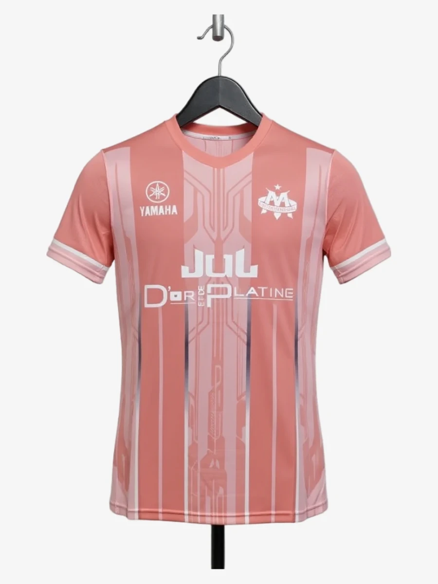 maillot-om-x-jul-rose-2025-2026 studio v12 Camisola OM X Jul Rose 2025-2026